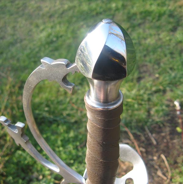 facet pommel
